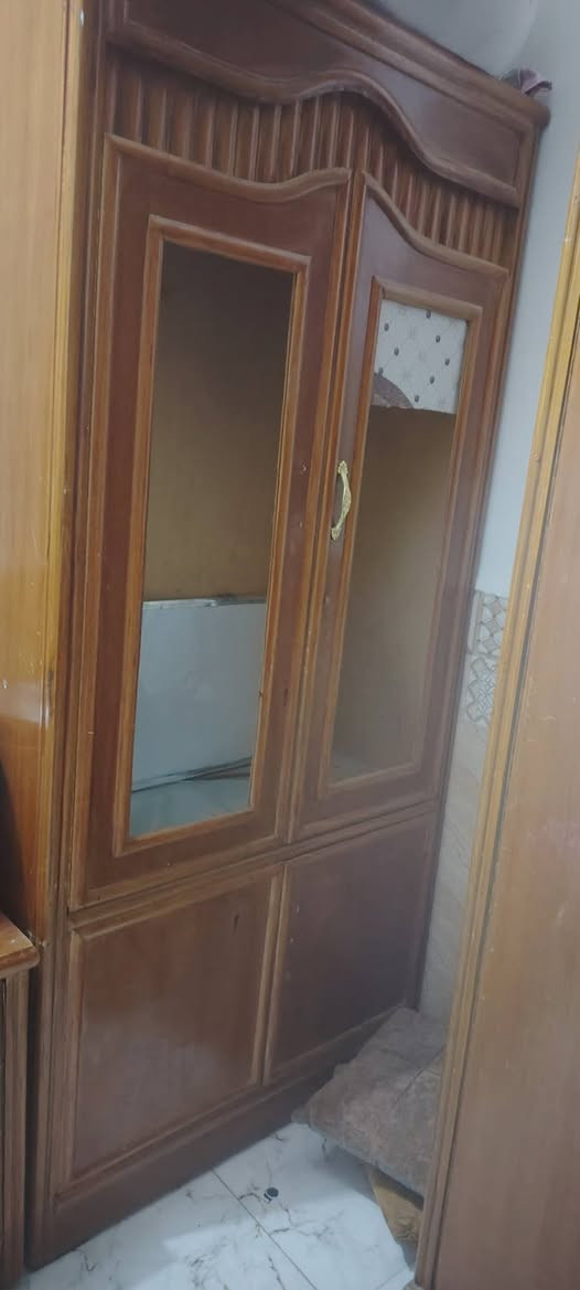 غرفة للبيع لتواصل واتساب ***********
