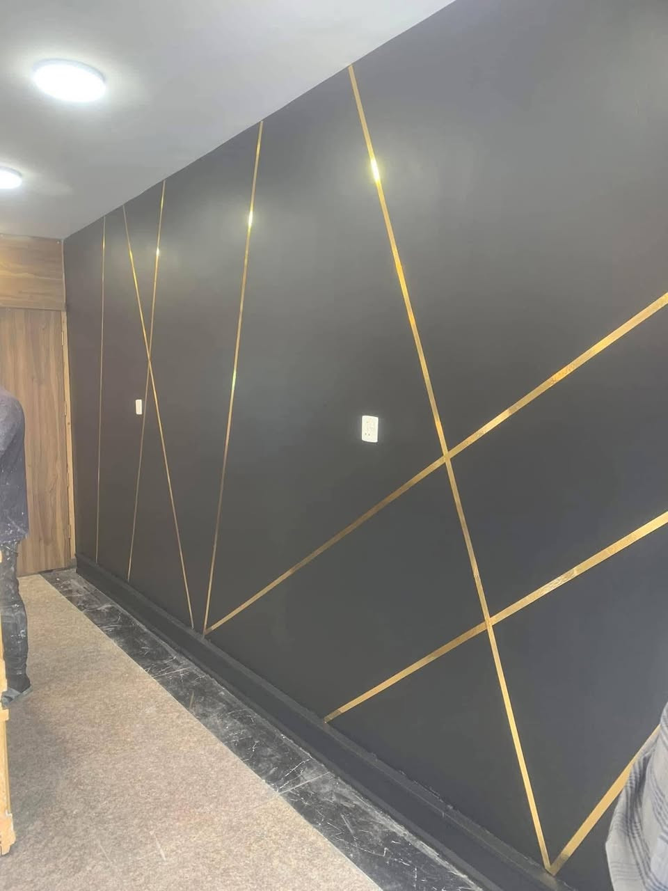 يتوفر كادر صباغ كافه انوع الصباغ الحديثه داخل وخارج العنوان الكاظميه هاتف ***********.
