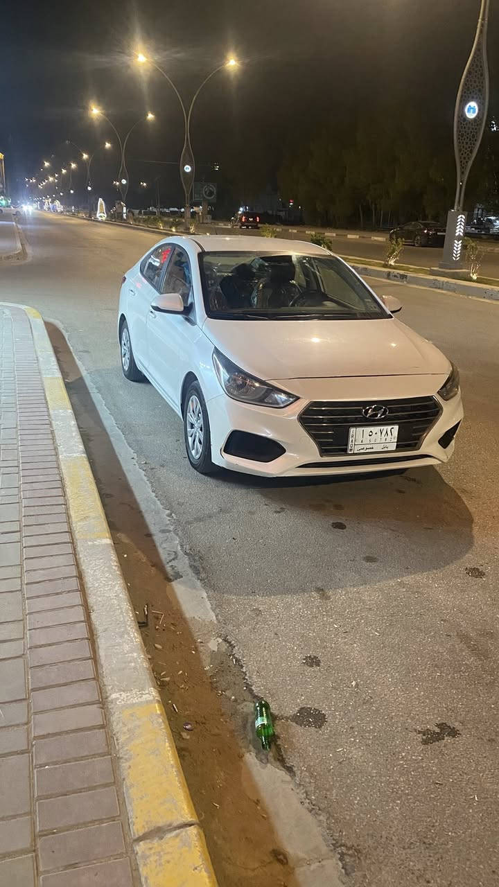 السلام عليكم
اكسنت 2020 امريكي
حادثها فقط خشم البنيد 
مكينه 1600 دوش صافيه 
كير AT المرغوب جديد بي ضمان سنه
 السياره مابيها لا  قطعه تبديل ولا قطعه صبغ
بيها شخط بالباب الخلفي على طوله بسيط مكحل
سعر بيع قفل 119 
رقم بابل مكاني حله
السياره اقتصاديه ونظيفه جداً مال جناي 
***********
