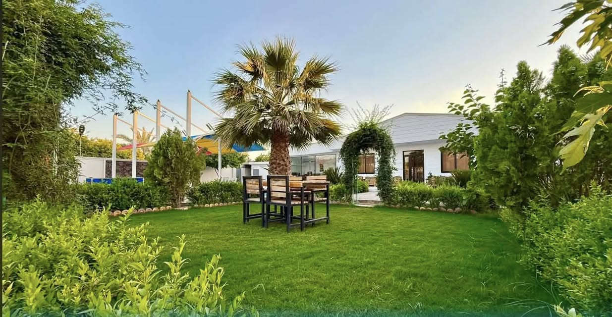 السلام عليكم 🌴✨
📍 موقع بلد

يتوفر لدينا حجز مزرعة VIP طيلة أيام الأسبوع بأجواء هادئة ومميزة تناسب العوائل والجلسات الخاصة 🌳🍃

كما تتوفر حجوزات خاصة بمناسبة العيد 🎉✨

المزرعة موثقة عبر تطبيق أجرلي لضمان الثقة والمصداقية ✅

⭕️ يتوفر لدينا نظام الشفتات لتناسب جميع الأوقات:

🌞 الشفت النهاري: من الساعة 10 صباحاً ولغاية 6 مساءً

🌙 الشفت المسائي: من الساعة 8 مساءً ولغاية 8 صباحاً

عيشوا أجواء العيد والراحة والخصوصية وسط الطبيعة والأجواء الصيفية الجميلة 🌴🍃✨

📞 للحجز والاستفسار

***********📞

***********📞
