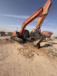 للبيع حفاره هيتاشي زت ثري حجم 210 ايل سي رقم بابل الماني شرط التحويل ب...