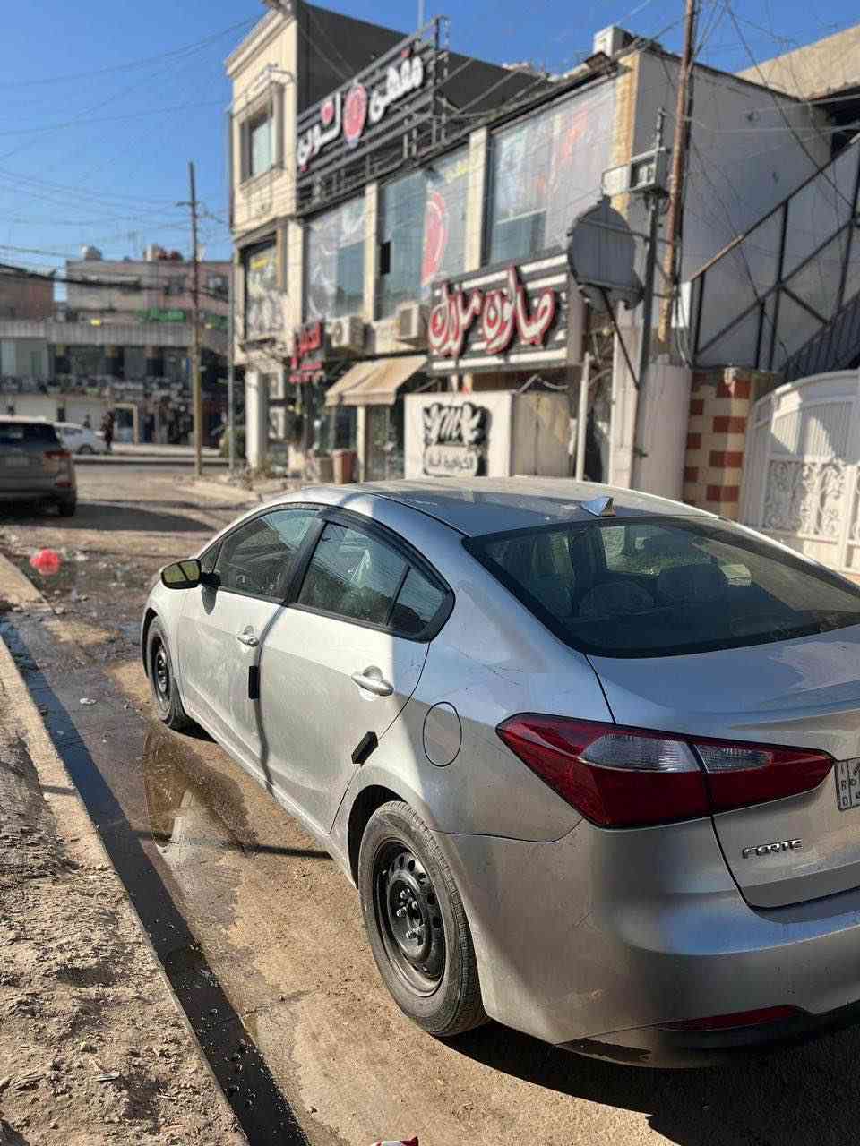 كيا فورتي موديل ٢٠١٥ وارد امريكي 
ماشية ١٠١ ميل 
الضرر واضح بالسونار 
كير كفالة 
محرك مفتوح يم الوكالة وخير من الله ناعم 
رقم بغداد تحويل ثاني يوم
السعر ١٠٠ ورقة وبيها مجال 
*********** 
عنوان بغداد الدورة بغداد, العراق
