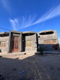 باب طويل • ٥٥٠م • وقف سني