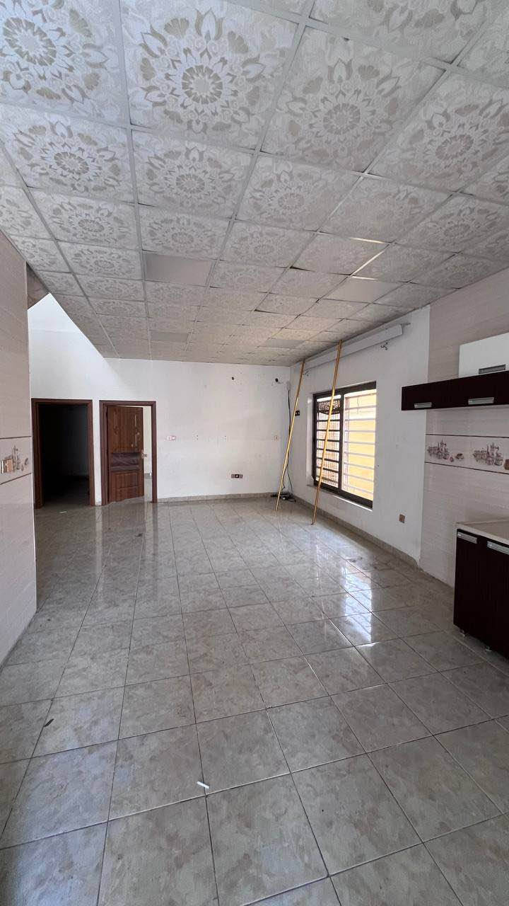 بمقدمة 4دفاتر فقط 
#شاهان_ستي
بيت للبيع  في اربيل مجمع شاهان ستي
الواقع على طريق 150مباشرة
مساحه 200متر
يتكون من
3غرف نوم 
مطبخ +استقبال
كراج 
هول+كراج+حديقه
كاونتر مع البيت
رقم الاتصال او واتساب 
***********
***********
***********
**************
في حال لم يتوافق العقار مع رغبتكم او لم يكن بقدر امكانيتكم زوروا موقعنا على تلكرام للتصفح على اكثر عدد من العقارات المتوفرة 
https://t.me/muhemenalkhalid أربيل, العراق
