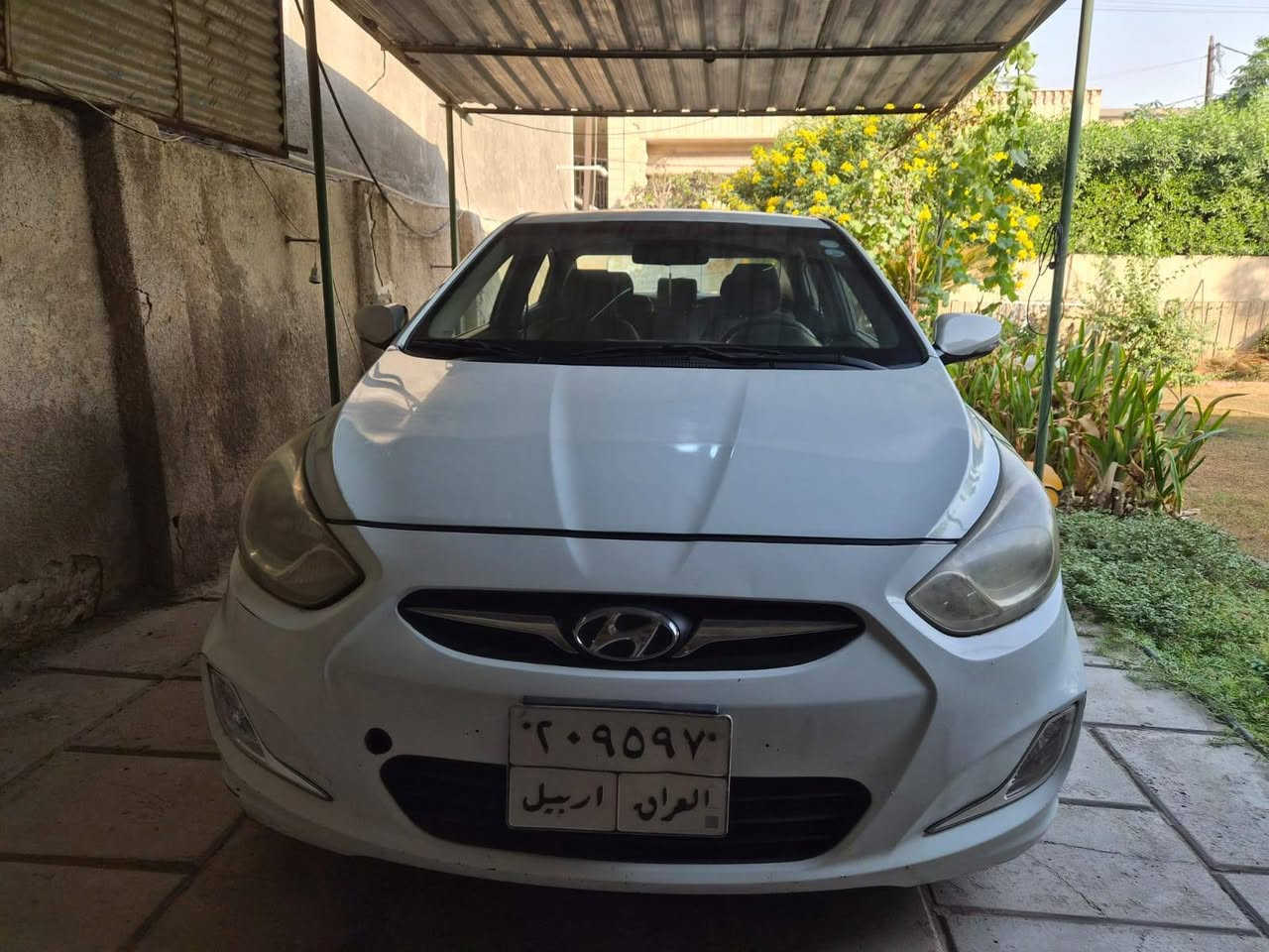 اكسنت ٢٠١١ خليجي رقم اربيل سنوية بعد شهر تنتهي وماشية ٤٠٨ الف محرك ١٦٠٠ وكير AT بيها تبخير وصبغها مكشر وبيها طخة خفيفة بجهة اللايت الامامي الايمن والباقي جاهزة من تبريد وميكانيك وكهربائيات سعرها ٨٢ بي مجال بسيط مكانها المنصور ورقمي *********** وهاي صورها والفديوات للعلم المحرك يمشي كلشي مابي .
