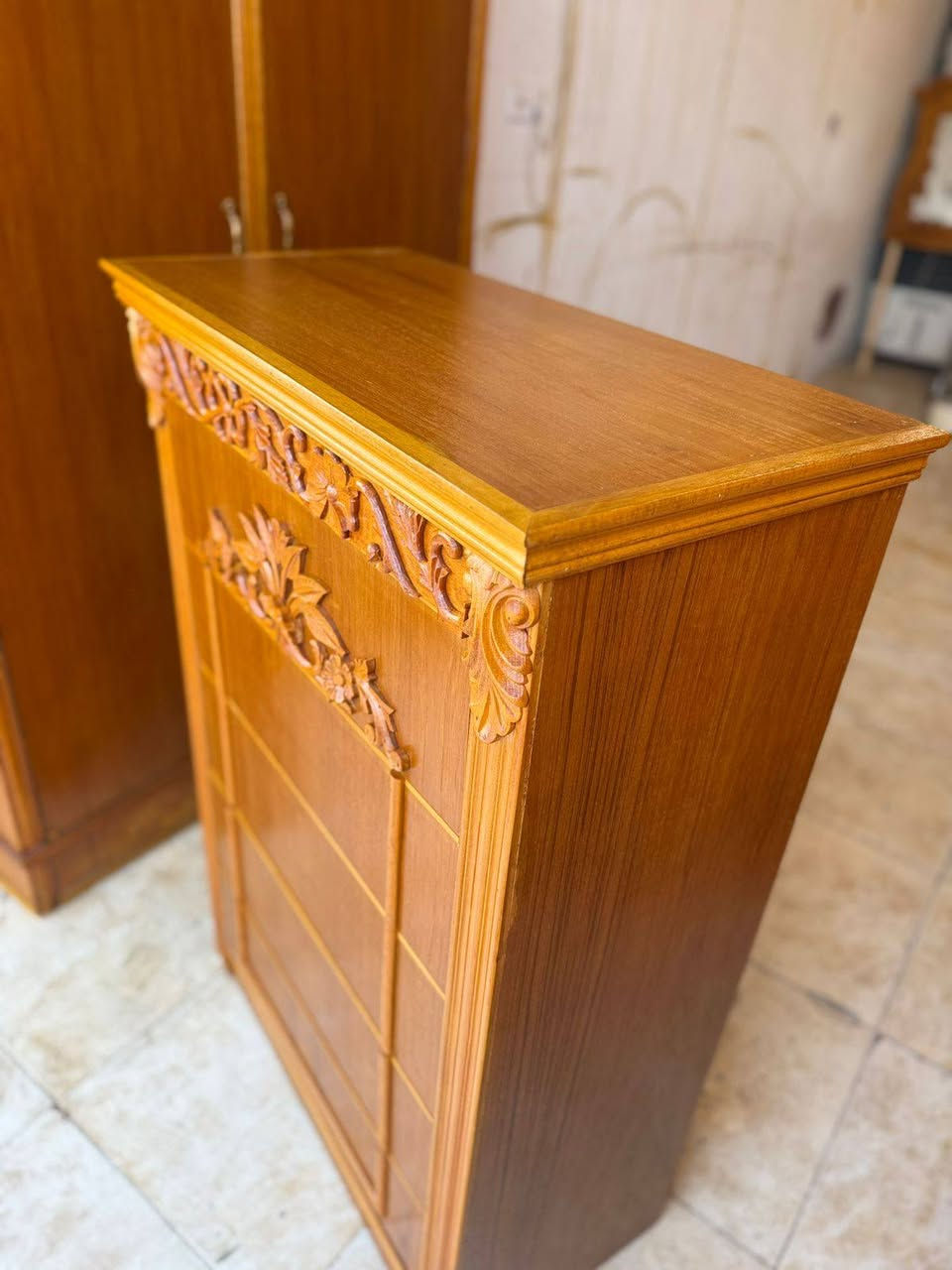 @للبيع 🆕
السلام عليكم ✋
عرض خاص بس 100الف🔒🆕
توفر لدينا من جديد ميز تواليت جكامج جديده غير مستعمله  شغل درجه اولى توصي✅
للاستفسار وتساب *********** مباشر ***********
ومستعدون لشراء الغرف النوم المستعمله و الكناتير👋
