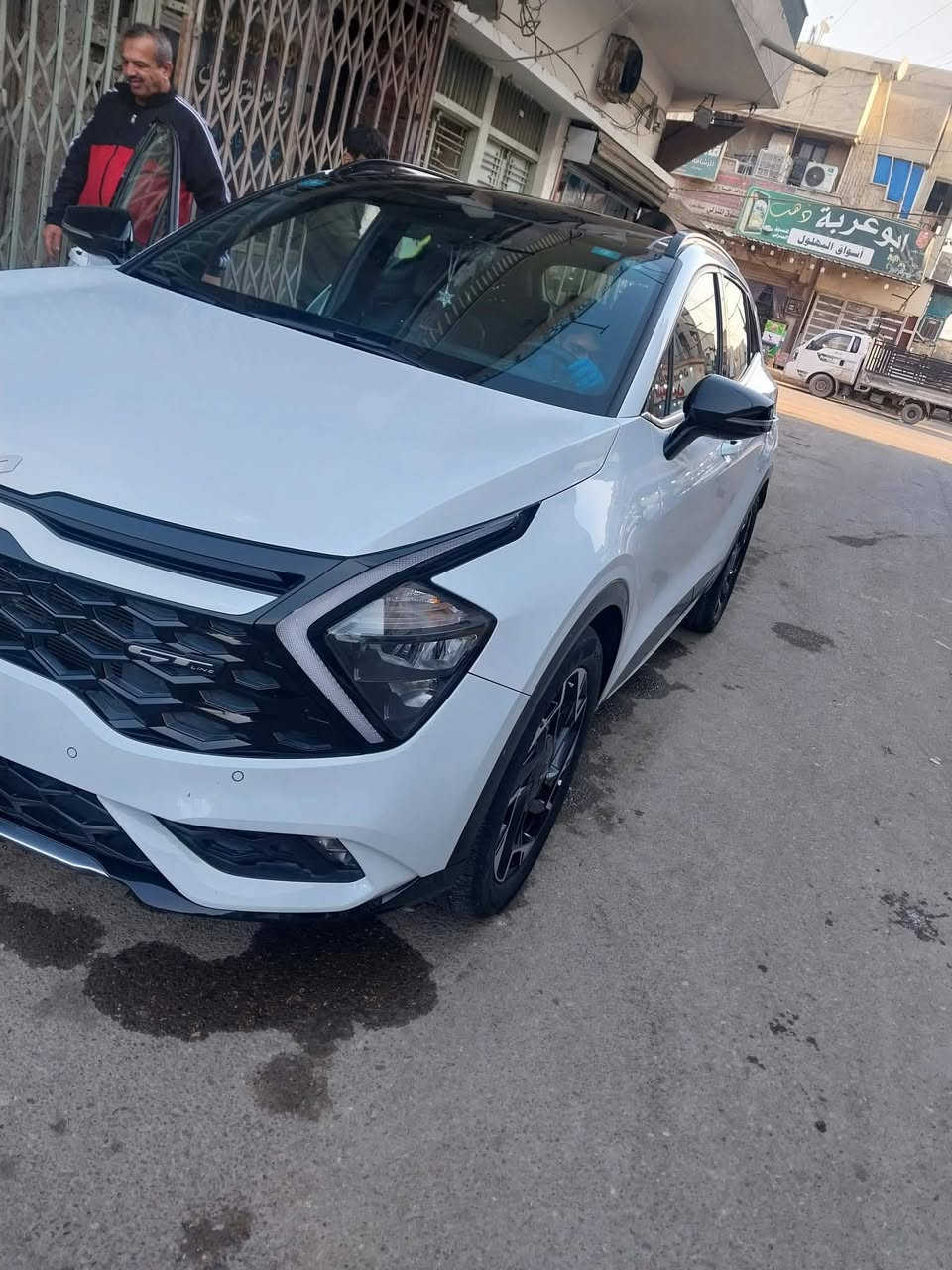 السلام عليكم للبيع
للبيع كيا سبورتج جي تي لاين موديل 2023 كفاله عامه 
من ضربه وصبغ بيها ملاحظات بسيطه ماشيه سياره ٥٦ 
السعر 220$ مكاني بغداد ***********
