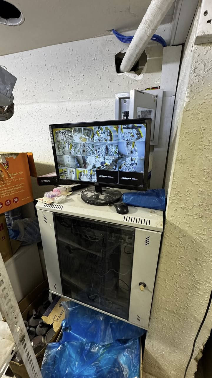 #الحمدالله_و_الشكر
  /
صور من اعمال مكتب الامير لكاميرات المراقبة و الانظمة الامنية 
تم تنصب منظومة كامرات نوع دهوا ip  دقة 5ميكا  و 2 مكيا فول ليلي نهاري ملون  صوت صوره  عدد 14  في منطقة الحارثية   
 

 
مكتب الامير لكاميرات المراقبة و الانظمة الامنية يوفر لكم الحلول المناسبة و الجودة 🥇🥇في العمل 
مع الضمان على العمل لمدة سنتان 
و ضمان على المواد ايضا سنتان 
متواجدين بكل محافظات العراق الحبيب 
و اكيد عروضنا و الهدايا موجوده 🎁🎁
مع كل نصب 
بوكسات استراحه على عدد الكامرات🎁🎁 
واير hd 🎁🎁
و اسعارنا ماسبة لجميع 💰💰
***********
