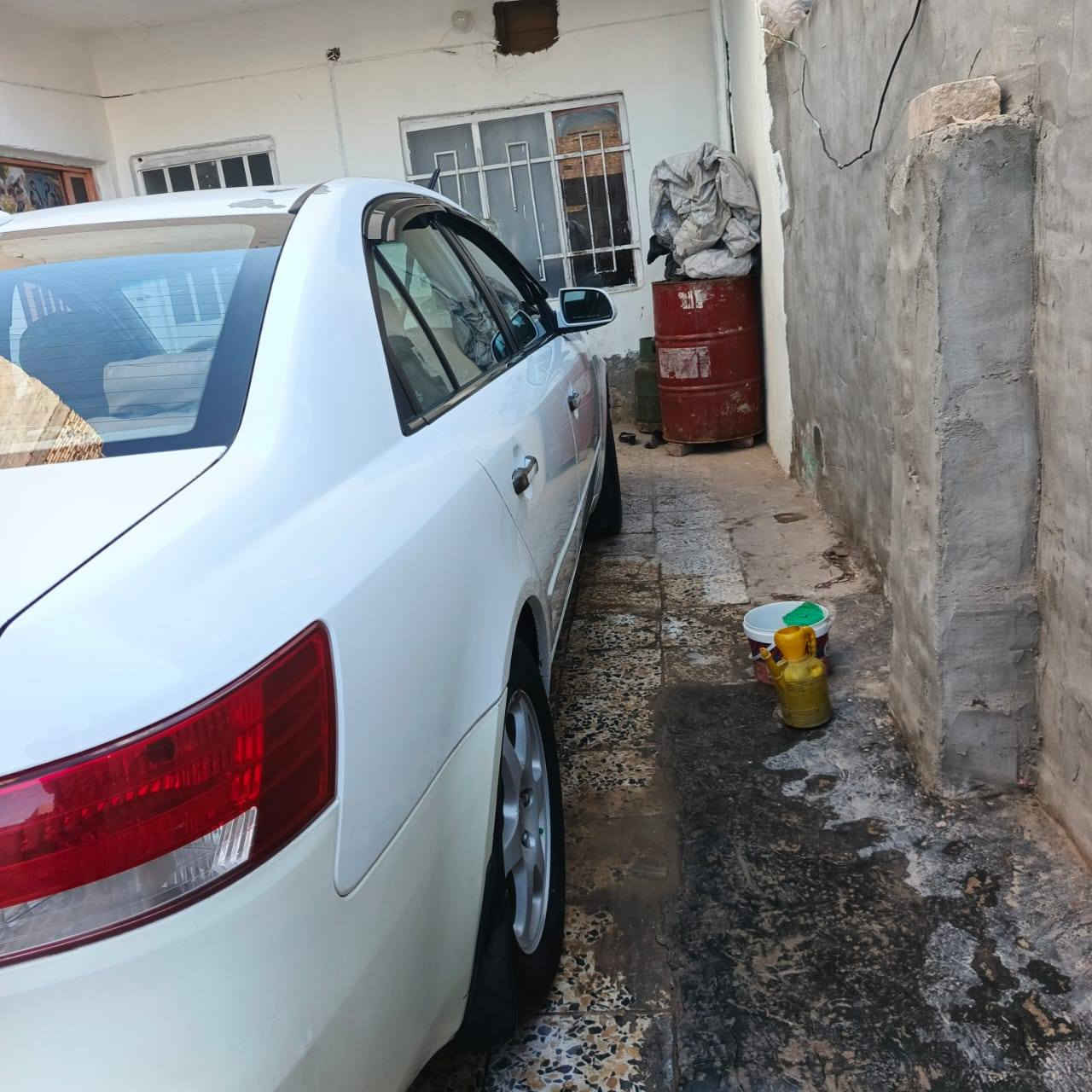 السلام عليكم للبيع سوناتا موديل 2008وارد امريكي ضرر فقط بنيد ودعاميه والباقي لاصبغ ولا ضربه رقم اربيل دولي مالكها يمي بنفس المنطقه تريد تحويل تريد وكاله مواصفات فتحه تحكم ستيرن شاشه السعر 105وبيها مجال قليل مكان السياره حله شارع 80قرب مدينة الالعاب للتفاصيل اكثر اتصل ***********
