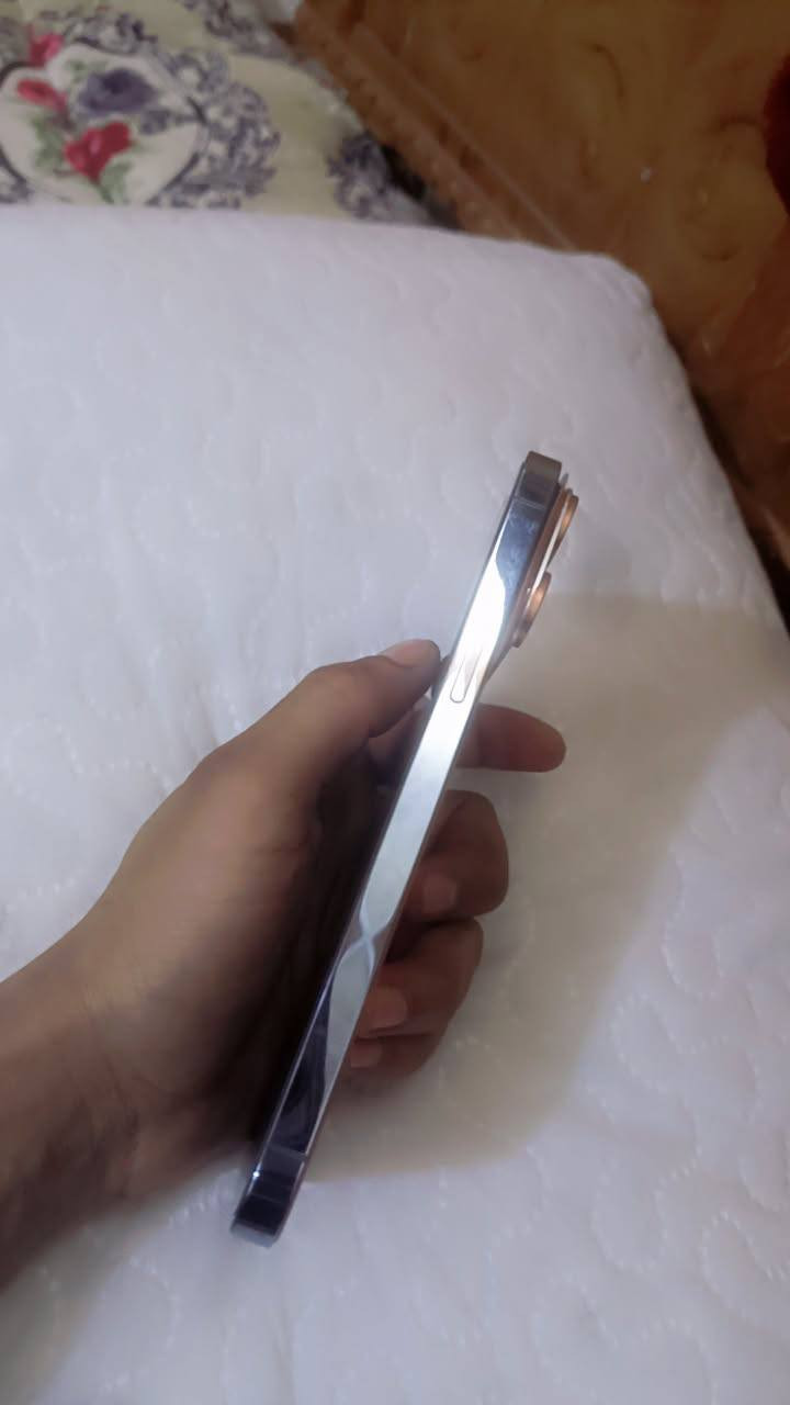 ايفون 13 برو ماكس بس مهول الى 17
بطاريته 80%

ذاكرته 256

نضافة 100‎%‎

كامل ملحقات الاصلية مكفول الجهاز من 
امريكي
السعر ٧٠٠ قفل شراي اتصل 
***********
