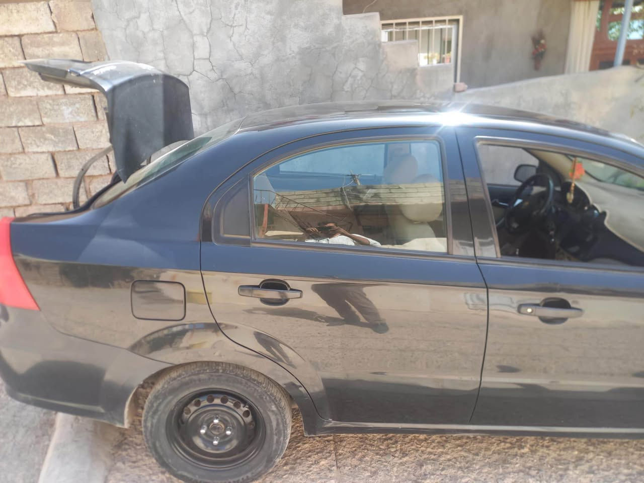 ئەڤیۆ ٢٠٠٧.  
یەک دەرگا بۆیاخە بێ ناوگرتن تەنانەت دەعامیش بۆیاخ نیە 
ئۆتۆماتیک مەکینە گەورە. تەبرید سارد و گەرم مەزبوت
ناوزەرد فول مواسەفات. سەنەوی تازە
سەیارەکە کەم ڕۆشتوەو هەموو گیانی لەسەر دەقی شەریکە ماوەتەوە لە سلێمانیم. 
نرخ. ٦٣
ژمارە. *********** Singapore
