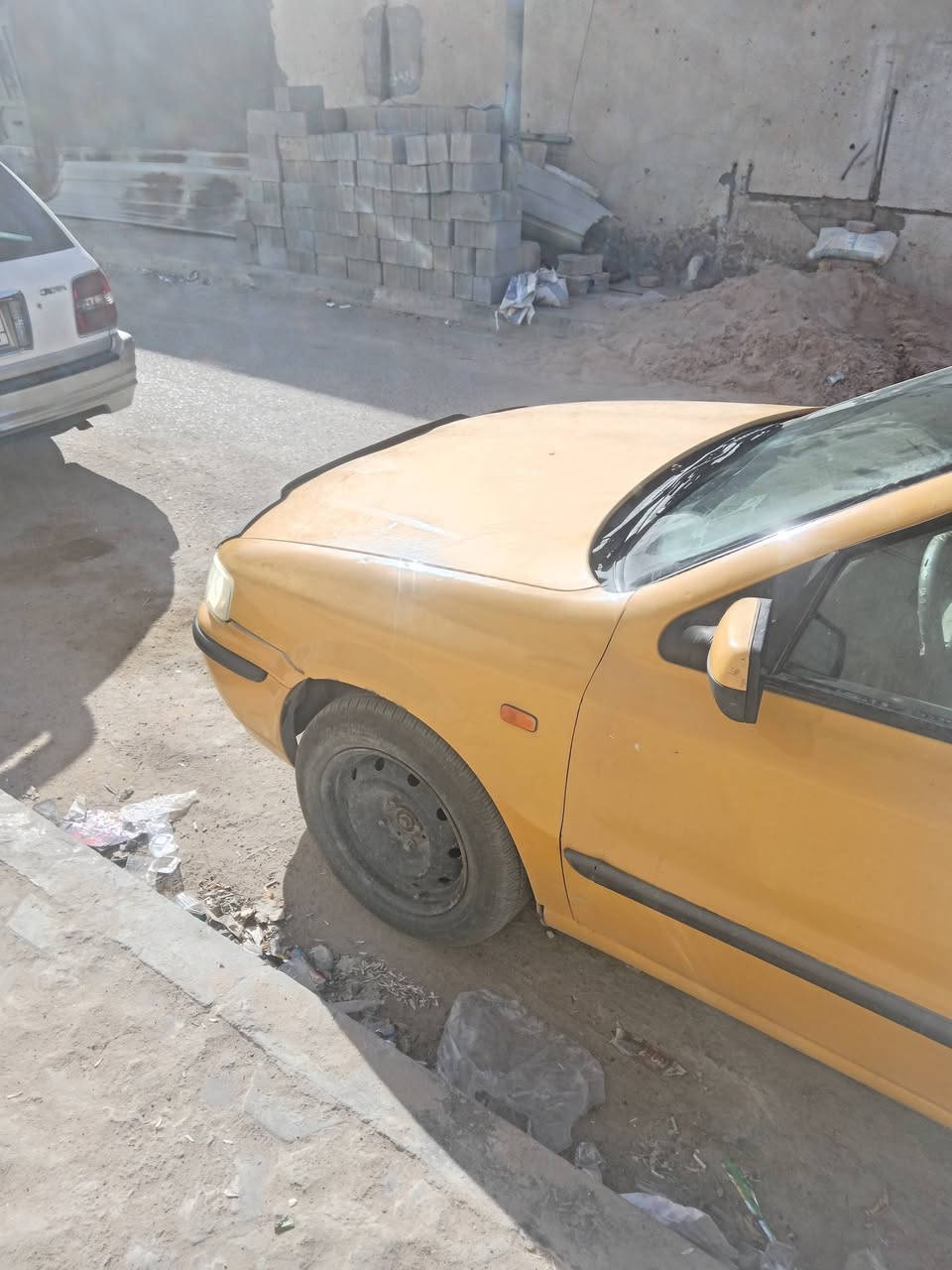 سلام عليكم سمند موديل ١١ سنويه ل ٢٨ مصفره هيه وغرامات كمينته كايمه يرادله تجفيت التبريد شغال تخم تاير جديد حداديه حلوه كيره نضيف سياره ما بيه ضربه مكفوله من الضربه خياسات كلش قليله مكان السياره البصره الكزيزه السعر ١٦ وبيه مجال قليل كلش ***********

