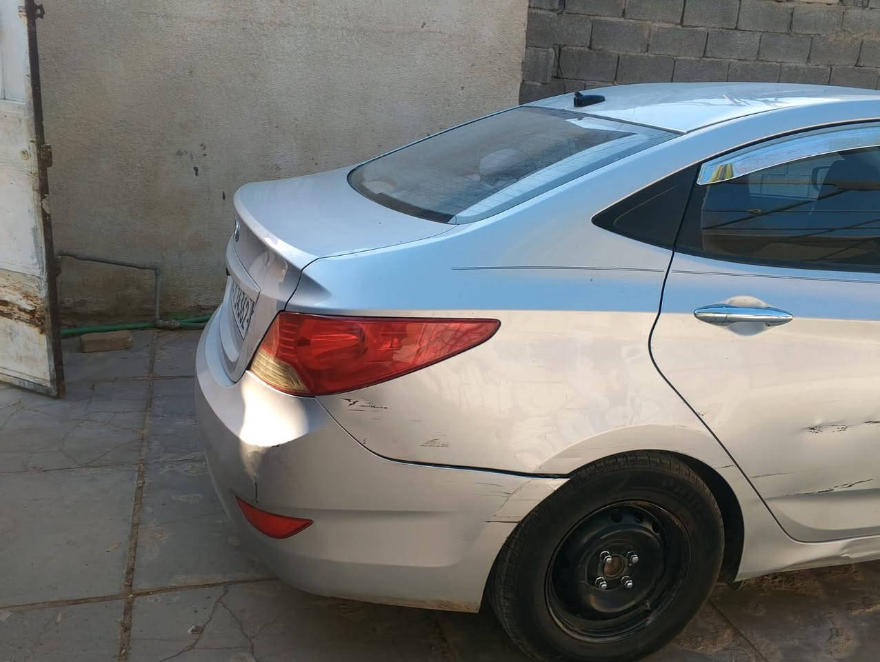 خليجي 
2014 
ماشية 107
بيها مشط ستيرن والطخات
ضربه بالهلال مال جاملغ
محرك 1600 GDI
سعر 80 $
مكلف بالنشر الاتصال مع صاحب السيارة 
***********
