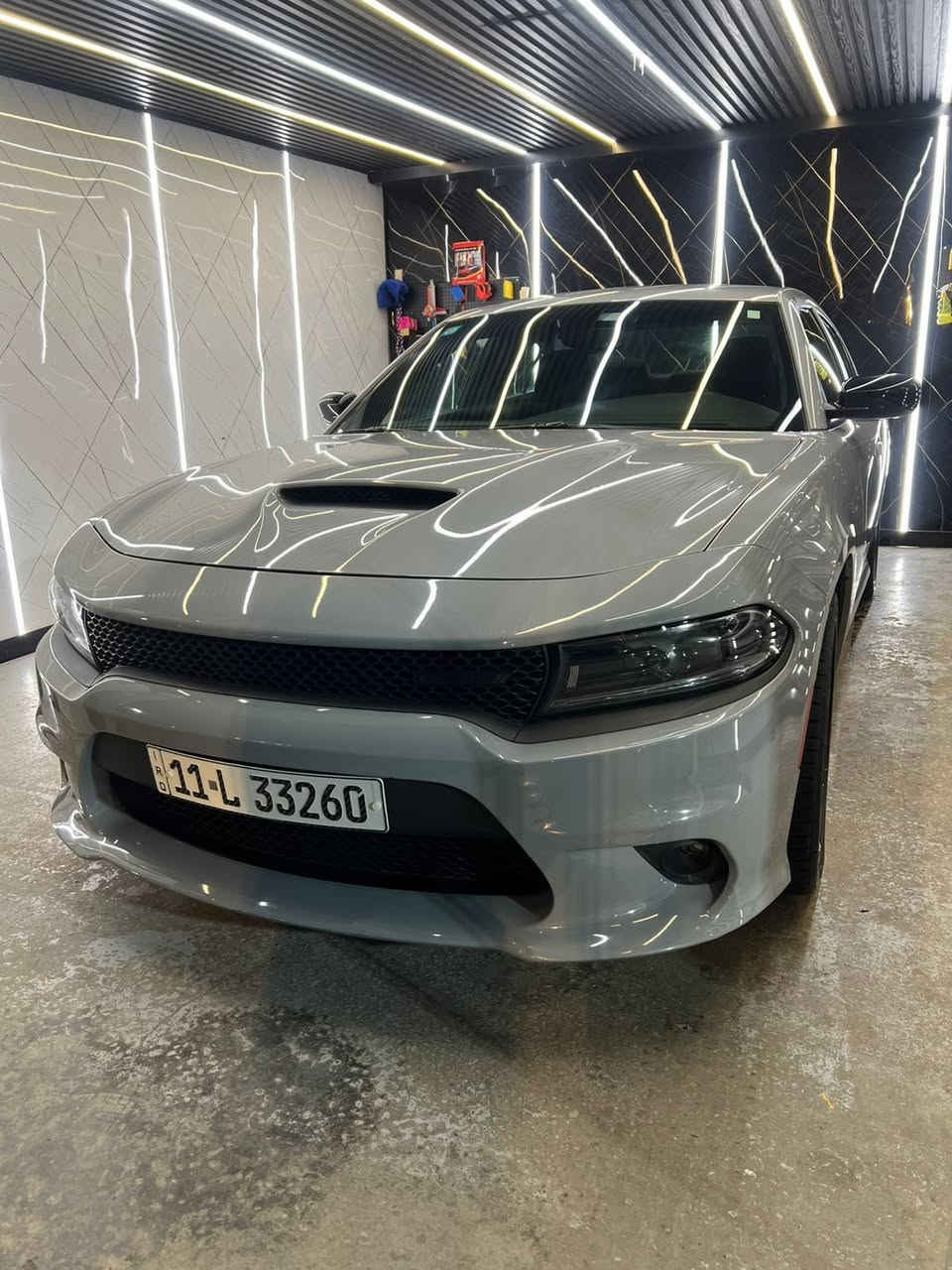 السلام عليكم
للبيع دوج جارجر 
موديل 2022
اللون سموك 
جيتي GT
شفتات استيرن 
كشنات حضن 
نظام SPORT
حساسات خلفيه 
كأمره دواره 
شاشه كبيرة 
ماشيه 28
سونو موجود 
رقم بغداد الجديد بسمي 
صورة الحادث موجوده أضافه إلى سونر 
السيارة كسر كارتون اخت الزيرو احله من الصور 
رقم الهاتف ***********
***********
