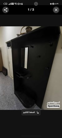 زاوية خشب اصلي • أسود • نظيفة جداً