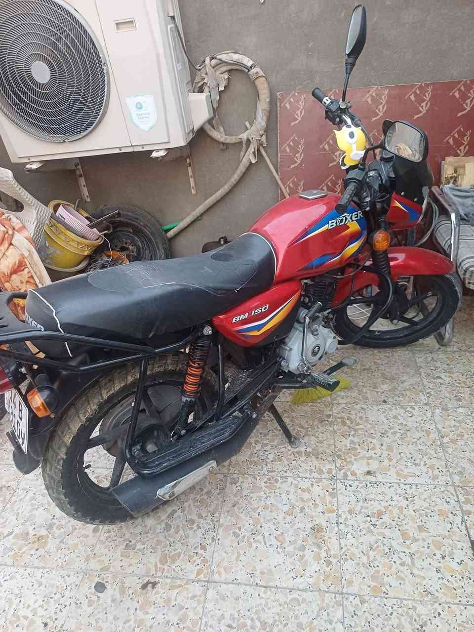 سلام عليكم دراجة بوكسر مديل  20 رقم وسنوية الواحد وتلاثين دراجة نضيفة ما مفتوحة سعر 1800 *********** العنوان البصرة
