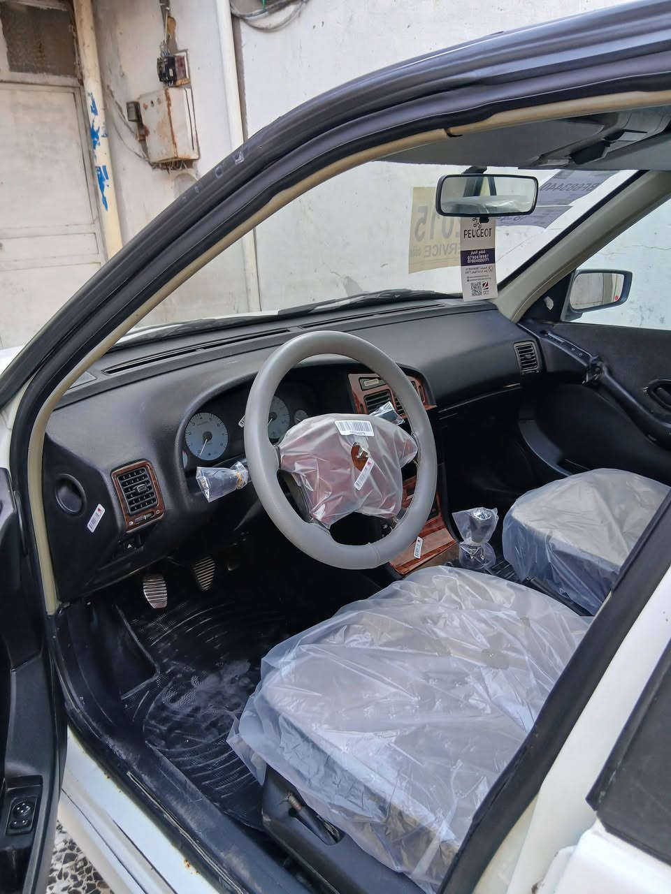 السلام عليكم بيجو للبيع موديل15بسمي سنويه جديده لل31 هزه جديده مكينه كير تبريد حداديه تايرات كل جاهزات كهربايات شاشه كامره دوشمه كاعيه جلد سياره مبدل بنيد وهلال خلفي معمر سعر 45مكاني بغداد مدينه الصدر ***********
