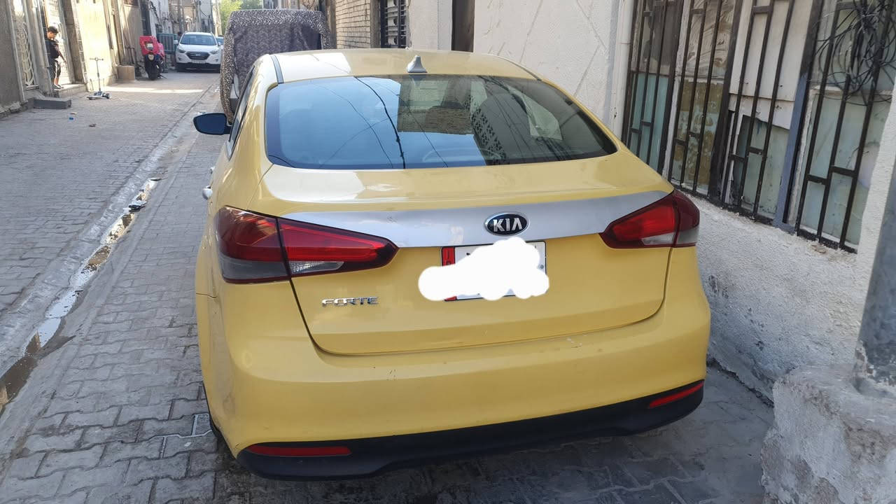 فورتي ١٧ وارد امريكي للبيع او مراوس بسيارة خصوصي حديث بيهة جاملغ مبدل وشوية بالنيد لغود وشاصي مكفولة محرك مفتوح  وحادثهة بامريكا موضح بالصور سعرهة شدة يعني ١٠٠ ورقة وبيهة مجال  للتواصل ع رقم ***********
