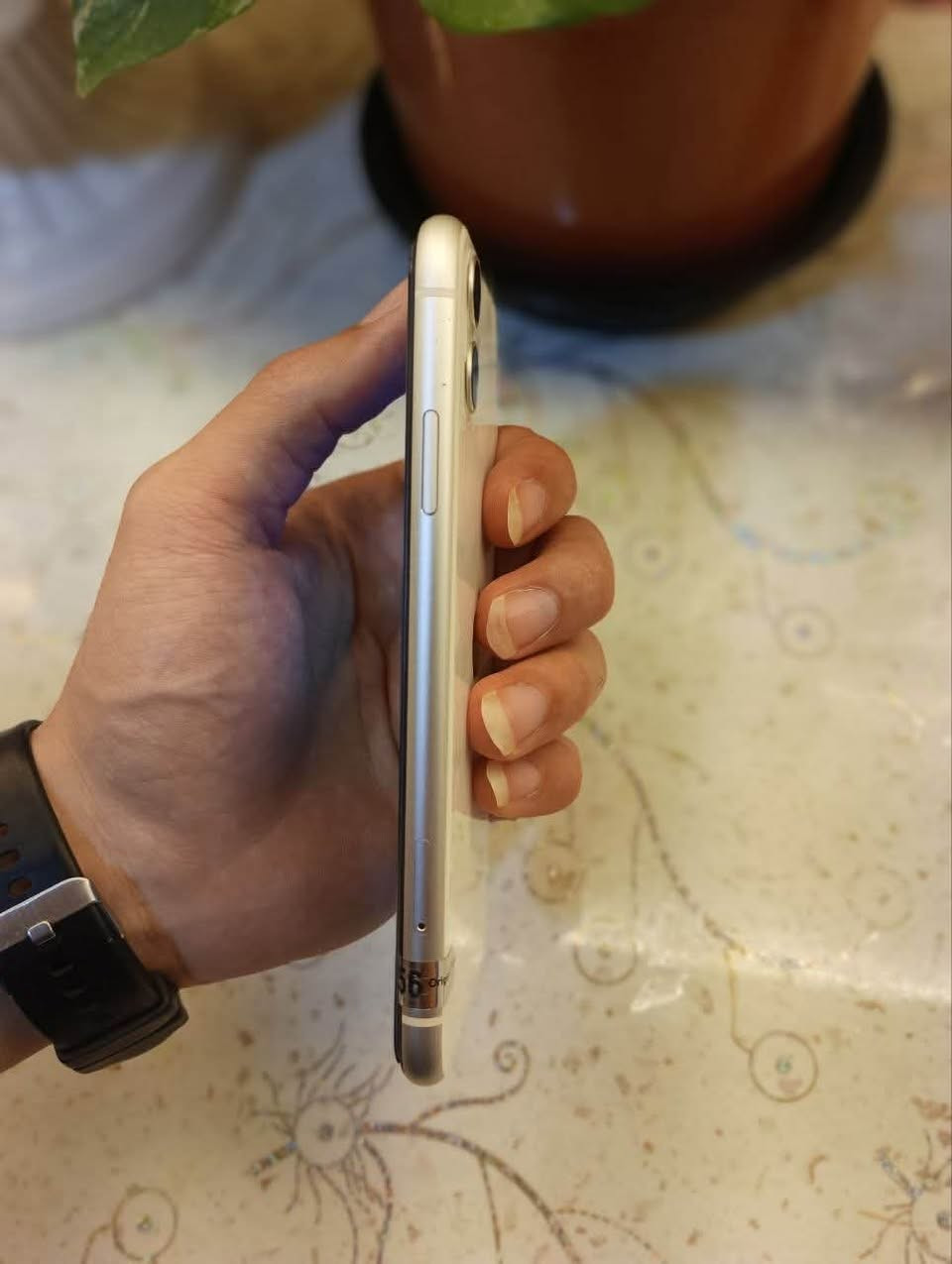 📱 للبيع iPhone 11

* السعة: 256GB
* صحة البطارية: 85%
* الجهاز شرط ونظيف جداً
* لم يتم فتحه أو تصليحه، وكل شيء فيه يعمل بكفاءة 100%
* مناسب للاستخدام اليومي والكاميرا والأداء ممتاز

💰 السعر: (٣٠٠)

📩 للجادين فقط، التواصل على الخاص.


**إذا كنت صاحب هذا الإعلان وتريد حذفه لأي سبب، رجاءا أرسل رسالة إلى الدعم الفني**