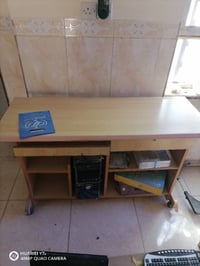 ميز طعام • حاسبة • كربلاء