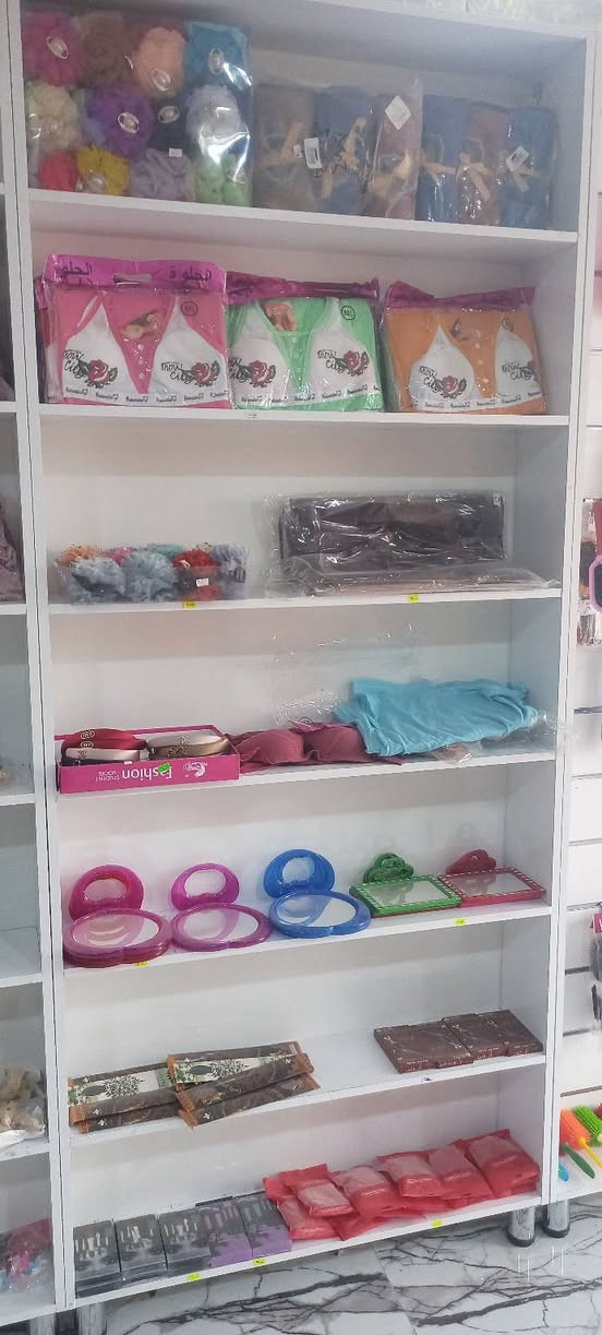 غراض محل كوزمتك للبيع في ناحية الفضلية
للتواصل واتساب او الاتصال على الرقم ***********
