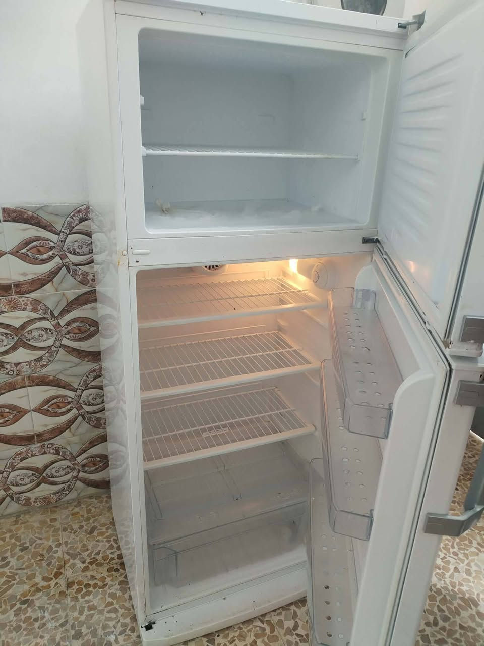 ثلاجه للبيع شرط الشغل فول تجميد 18 قدام السعر 140 العنوان كراج الشمال #الجميع


**إذا كنت صاحب هذا الإعلان وتريد حذفه لأي سبب، رجاءا أرسل رسالة إلى الدعم الفني**