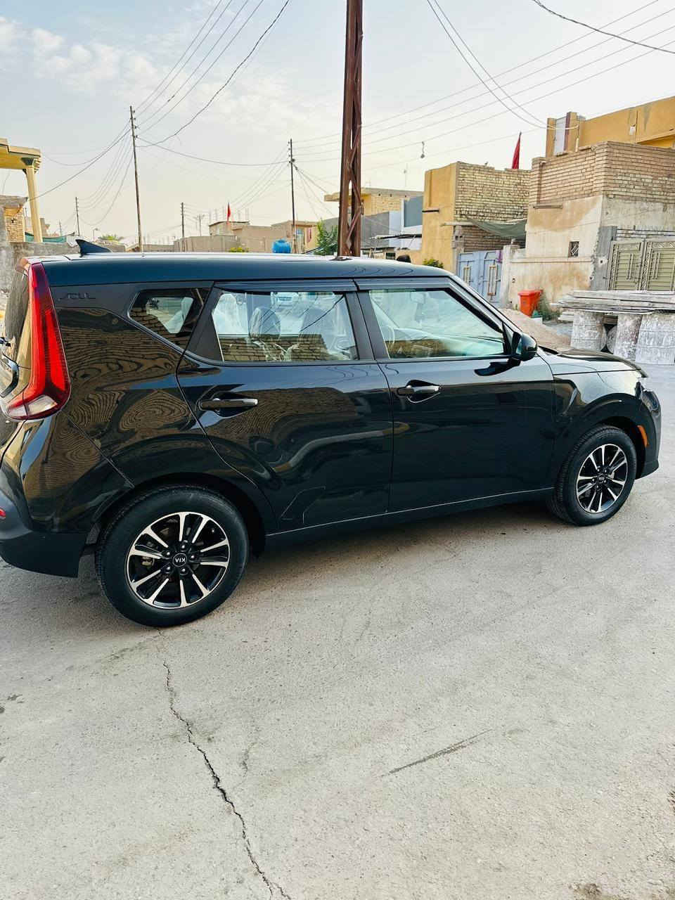 سول موديل 2021
السعر 125
حجم المحرك 2000
صبغ 2قطع موضح 
جاملغ خلفي وباب خلفي  
بجم كبس 
صور الحادث منشوره 
للاستفسار *********** بغداد, العراق
