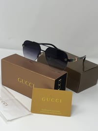 نظارة • إيطالية