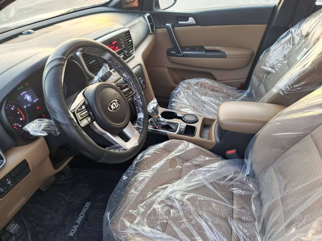 سلام عليكم سبورتج  للبيع موديل 2020 خليجي كفاله عامه رقم بغداد دولي محرك 2000 ماشيه ،58 سياره على وضع شركه العنوان كوت مركز مدينه  ***********اثير ***********
