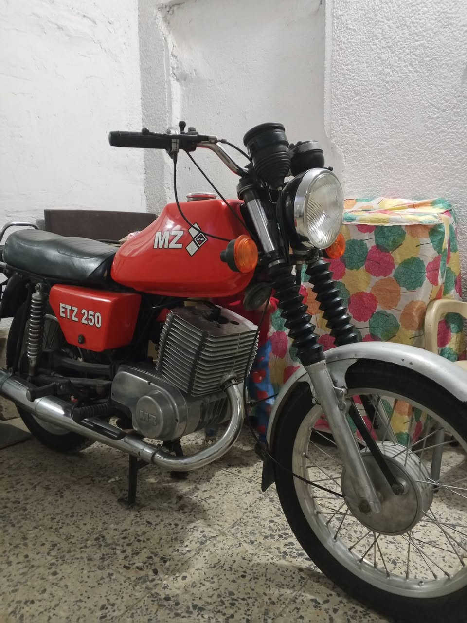 السلام عليكم من رخصت مدير الكروب 
دراجه 82 للبيع بدون ديالى 
الخالص ***********
