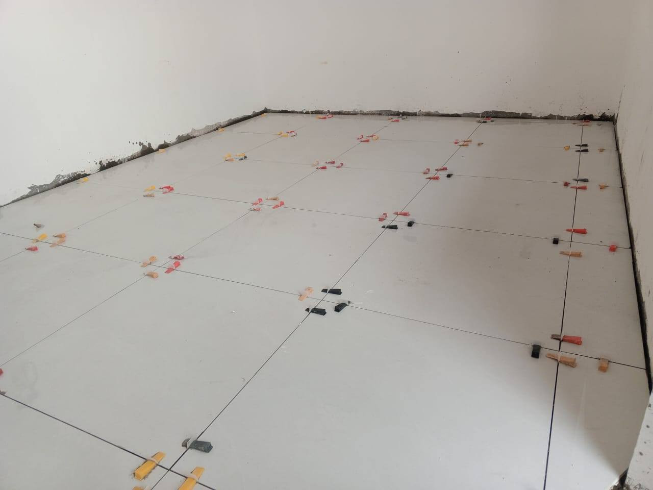 اسلام عليكم خلفه سيراميك متفرغ حالين 
ناصريه مركز ***********
