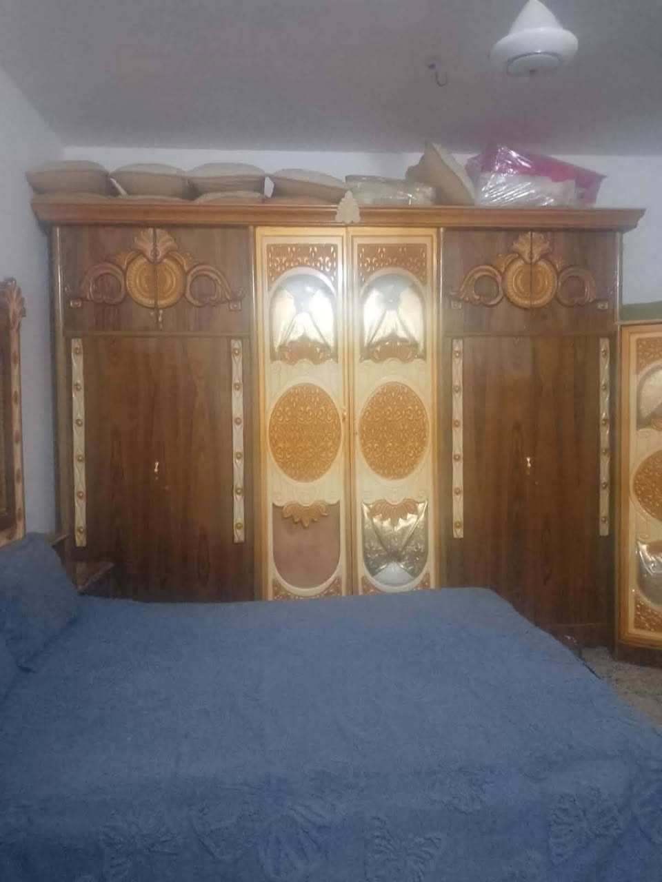 مكلف بل، النشر 
غرفه اخشباب للبيع
السعر ٥٥٠بيه مجال 
اتصل ع رقم او راسلني واتساب او خاص ***********
