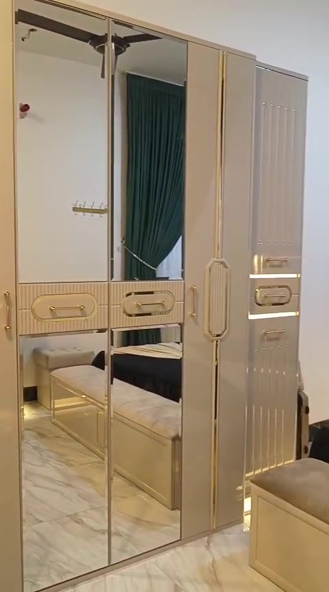 السلام عليكم غرفة نوم تركي للبيع مشدوده شهر واحد  وخشبها بلوك اصلي مو تركي العادي سعرها مليونين وبيها مجال وبوبها وجرارتاها هايدروليك تتكون من ١٠ قطع الشراي يراسلني ويدلل متابعه للحساب فضلاً وليس أمراً @إشارة


**إذا كنت صاحب هذا الإعلان وتريد حذفه لأي سبب، رجاءا أرسل رسالة إلى الدعم الفني**