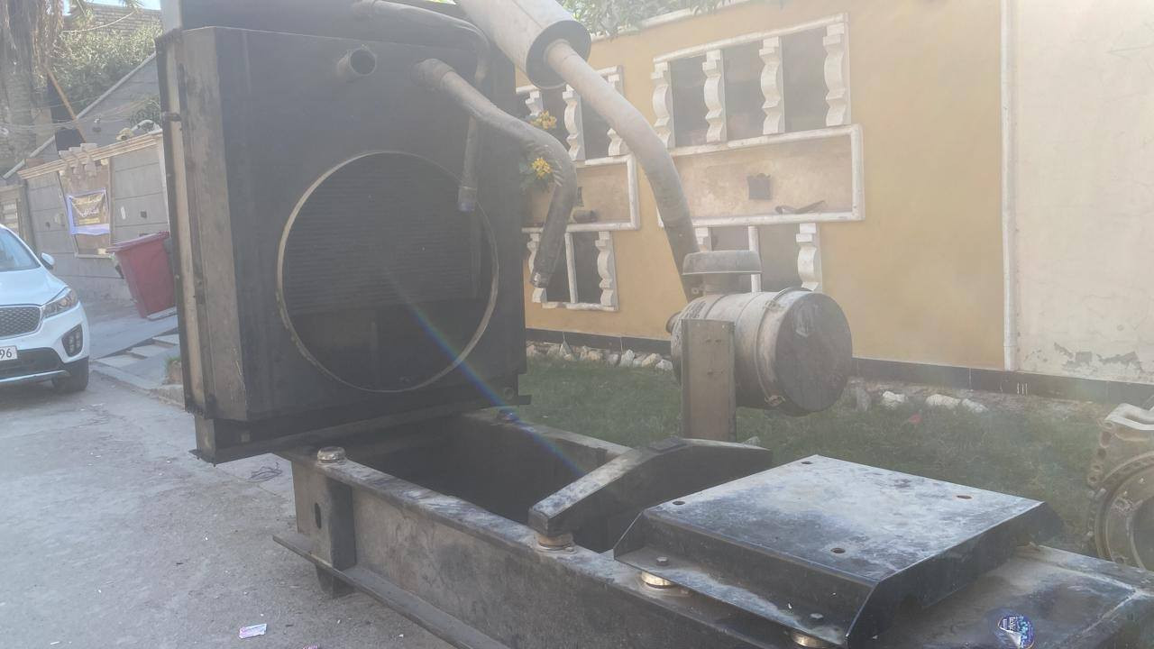 سلام عليكم راديتر ونتر كلر وشاصي وصلنصه نسبت نظافه 90 بلميه اوبورد سعر 12 ورقه وبيهن مجال بسيط مكانهن بغداد البياع رقمي *********** # ***********
