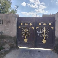 بيت للبيع مساحه 300م في منطقه حي الجوادين قريب المدارس والمستوصف على ش...