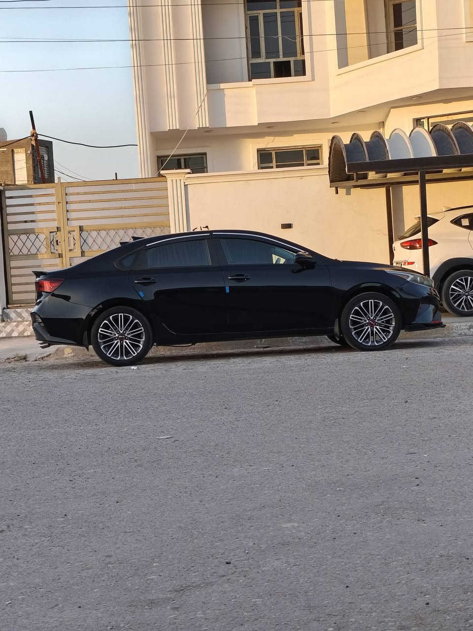 بيع مستعجل للبيع فورتي 23امريكي سرقه جاملغين وبنيد محرك 2000 دوش منضومه زنون 200 شاده جديد دوشه جديد تخم تاير ويل كب 18جي تي لاين سياره الف ماتصرف عليه تبريد ثلج تررايك للبصره هاذه تررتيب مال جناي بس محتاج وحبيت ابيع ***********مكان سياره بغداد تاجي سعر 128وبيه مجال
