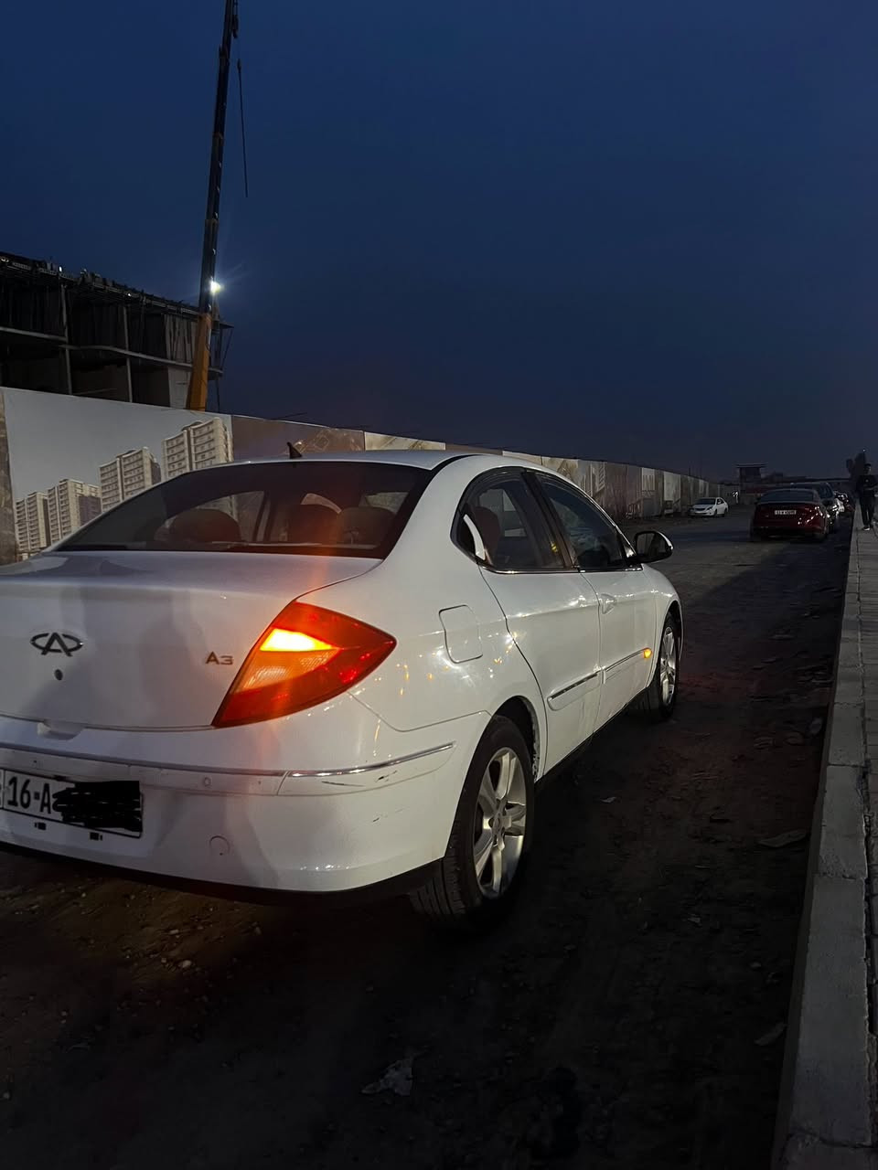 السلام عليكم
سياره شيري A3 2013 
سياره معمره وتعبان عليه ما تصرف عليه ولا ربع حداديه 90 بلميه واتر بم جديد ضاغطه جديده فيت بم جديد راديتر ودبه ماي راديتر وجوينات جدد تبريد شغال ..تايرات صارلهن ٦ اشهر مابيهن اي شي 
بلكات صارلهن شهرين بعدهن جدد
منضومه بانزين منظفـه 
منظومـه ماء مشيشه 
جوزه حماوه 61 يعني انسى الحماوه
باتري جديد
الدواخل مثل ما مبينه بل صور تخبل كهربائياته كله شغاله 
الكشر بيه خياسات كلش قليله من جهه السايق 
المكينه بيه بدايه خيط بخار يعني تنقيص قليل قليل كلش 
الگير واحد على واحد 
مكان السياره ديوانيـه
سعر السيارة 55 وبيه مجال 
سنويه لل 2030 واي استفسار موجود فيس وواتساب ورقم ***********
