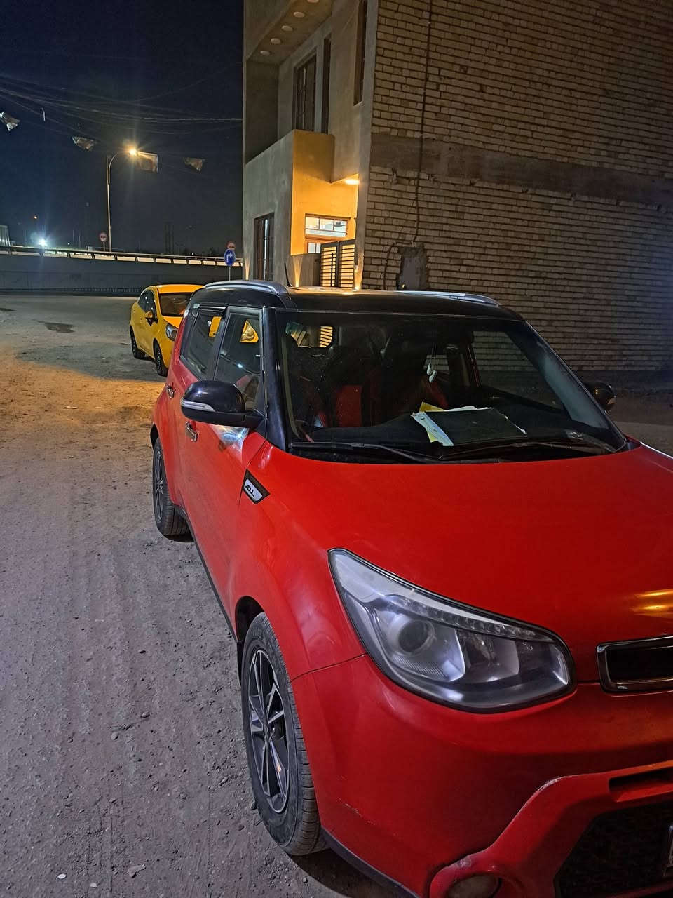 بيع أو مراوس بصول موديل (٢٤)    كيا صول خليجيه موديل ٢٠١٥ محرك ٢٠٠٠ دوش مواصفات كشنات جلد. كشن السائق كهربائي تبريد ابيانو.شاشه كبيره حساسات خلفيه كامره دواره. كامره أماميه لايت زنون. السعر ١١٥     وبيهه مجال بغداد الدوره. (***********)
