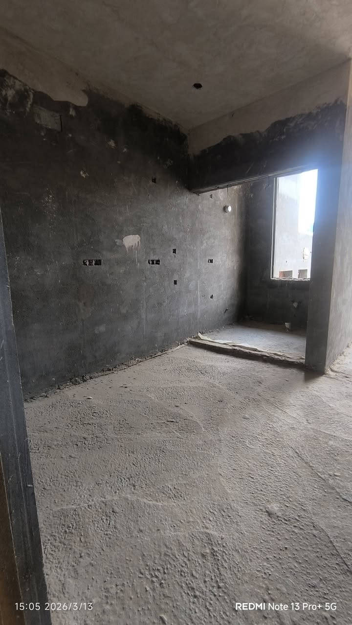 بيت للبيع طابو صرف 
بيت طابق واحد 
غرفتين 
صاله 
استقبال 
مطبخ حار بارد 
صيحات خارجي وداخلي 
مناور عدد ثنين
بيت جاهز سطح كامل شتايكر 
ماء ومجاري كامله درجه اولى 
عوزه بس بياض وارضيه يكمل البيت 
رقم صاحب المنزل  اي ستفسار        0787 391 1018
