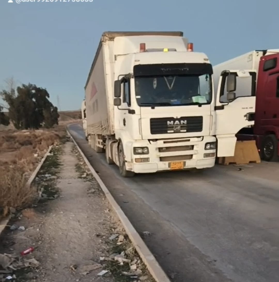 سيارة للبيع مان 2007 حجم 400 انجكتر  مامفتوحة لاصرف لابخار ثلاجة كير أوتوماتيك  هاف بدون رتايدر سنوية جديدة عربانتها شمتز  دنكير ساف ابريك بنز جادر جديد ()***********(مكلف بالنشر)
