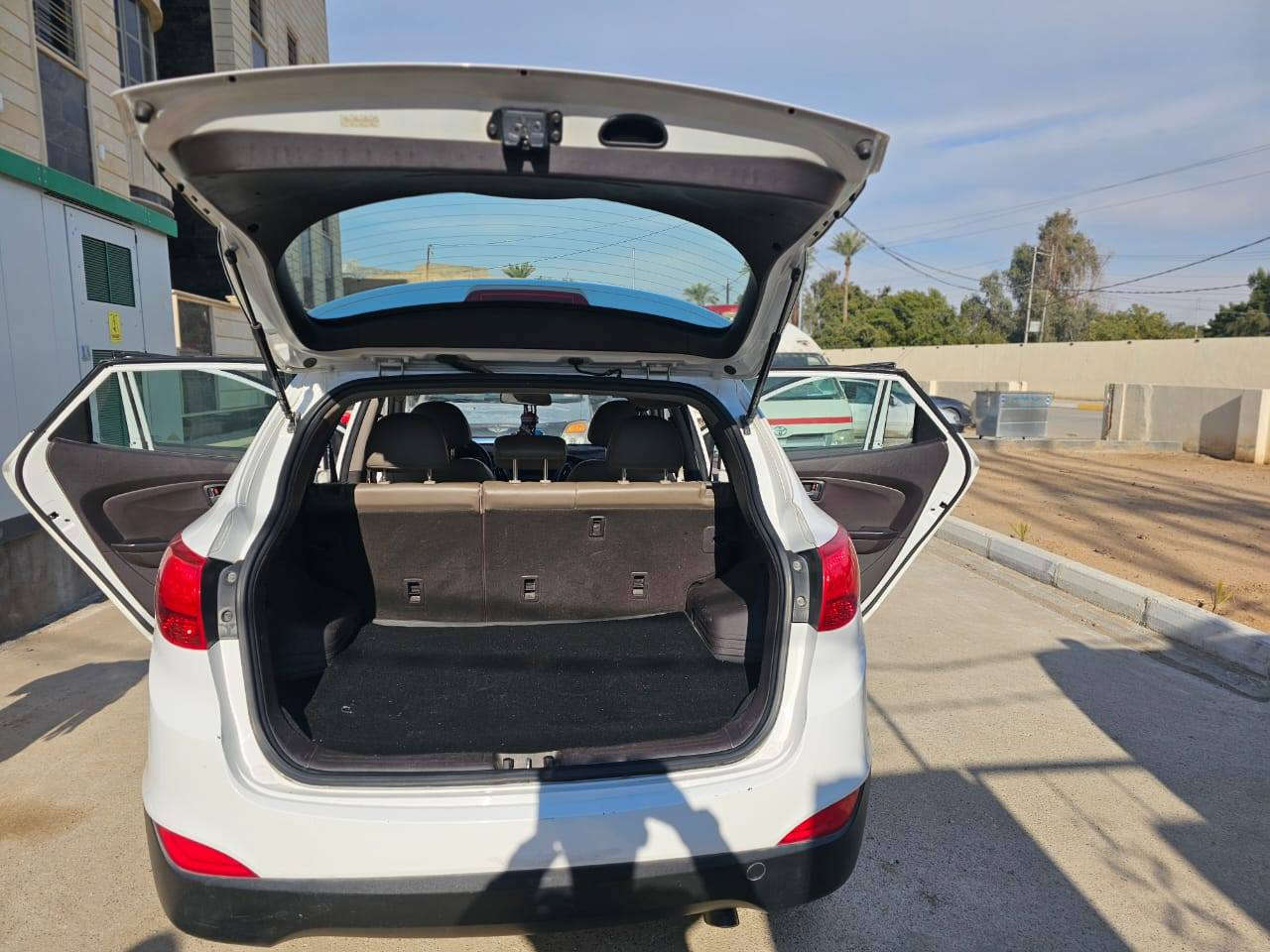 السلام عليكم ورحمة الله وبركاته
سيارة توسان
وارد امريكي
الموديل 2014
النضافة 100 ٪
للتواصل ***********
ما متواجد على الفيس بوك
