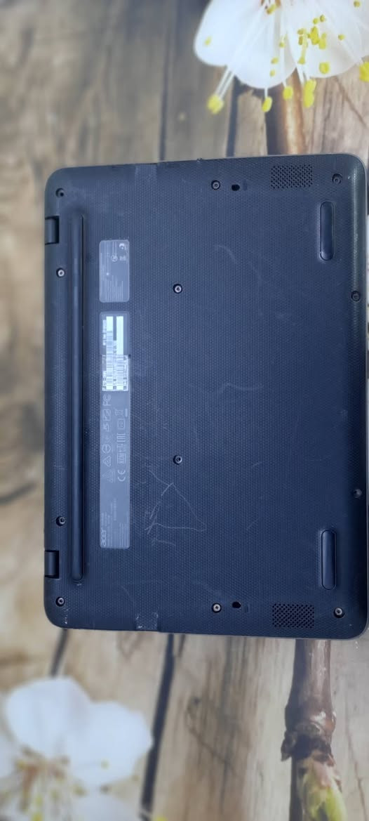 الاب نضام chrome os
الاب ذاكره 32 قابل للزياده معالج intel
مابي اي خلل او عطل 
كل المنافذ شغاله 
الاب شاحنه تايب سي بقدره 65W
البطاريه تدوم لمده 6 ساعات 
حجمه 12 
يشغل تطبيقات الوفس والورد 
سعره 75 وبي مجال 
يفتح مواقع التواصل الشتماعي جميعه 
للستفسار اكثر اتفضل خاص 
للمعلومه لايوجد توصيل مكان (بغداد ) الاعضميه


**إذا كنت صاحب هذا الإعلان وتريد حذفه لأي سبب، رجاءا أرسل رسالة إلى الدعم الفني**