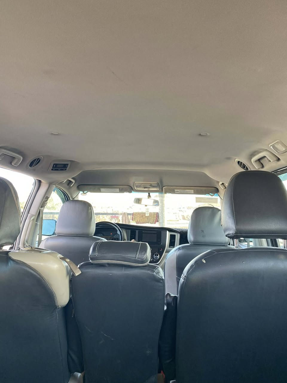 السلام عليكم سينا اللبيع موديل 2017رقم احمر اجرة بيها قطية صبغ وحدة تخم تاير جديد وصدر جديد سنوية وهزة جديدة السعر 170$ وبيها مجال ***********
