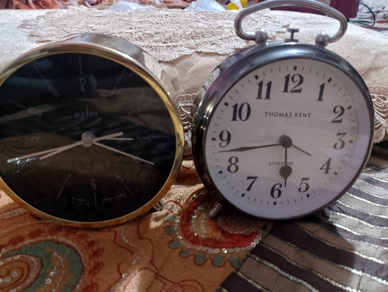 ساعات قديمة 
جرس واضاءة


**إذا كنت صاحب هذا الإعلان وتريد حذفه لأي سبب، رجاءا أرسل رسالة إلى الدعم الفني**