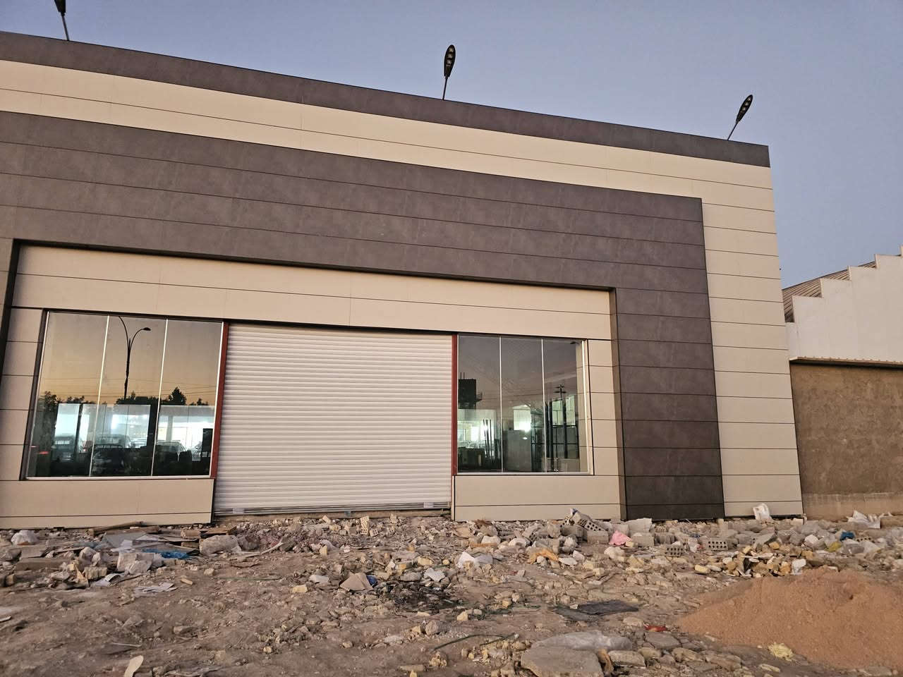 يا الله والحمدلله تم اكمال وتسليم احد مواقعنا في بابل 
بعد اكساء الواجهة بماده البورسلين الميكانيك الهندي
إشراف وتنفيذ وليدابوالياس ***********
