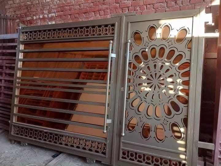 معمل حدادة بركات الامام الحسين (ع) لعمل كافة أعمال الحدادة أبواب شبابيك محجرات سقائف جنكو سندويج مضلات كيسبان وكافة أعمال الحدادة العنوان بابل الحلة ابو غرق لاتصال ***********  الحداد حسين الدليمي ملاحضة يوجد اقصاد داخل بابل بدون تحميل حالة حال النقد //الرقم بي واتساب

