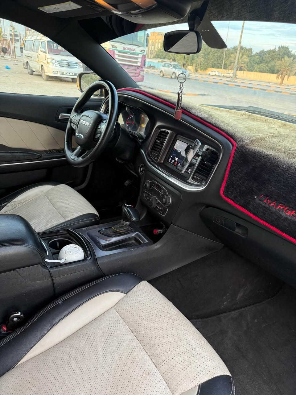 دوج جارجر موديل 18 اصل السياره بسمي رقم بغداد تحويل ثاني يوم محرك 3600 تخم تاير ويل 20نجمه خسفه قويه شفتات ستيرن كامره حساس خلفي بصمه تشغيل عن بعد لايت زنون اصلي مع لد متغير الالوان عن طريق الموبايل السياره محدثه بلكامل SRTالبنيد اني محدثه والاصلي موجود عندي السياره بعد بيه مواصفات تجي وتشوف بعينك السياره مال جناي الله شاهد سبب البيع ضروف ماديه السياره جاهزه من كلشي وترايك لدهوك مكاني نجف للاستفسار الاتصال على الرقم او واتساب ***********السعر 177 وبي مجال للشراي واني اسف على الاطاله النجف, العراق
