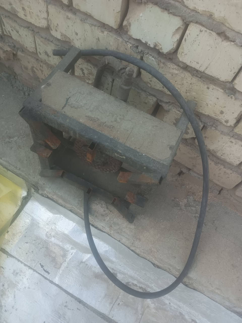 غرفه ابيع جديد بجيس ما مستخدمه ابد صاره شهر  شوف الفيدو كامل 10 قطع *********** مع مبرده مجمد. تنور
