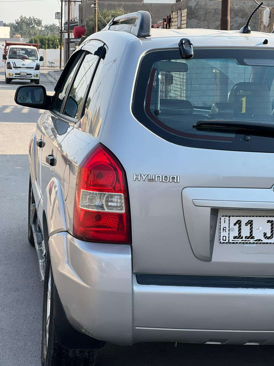 السلام عليكم
هونداي توسان 2009 خليجي 

بيها باب السايق صبغ والباقي مكفول 

رقم بغداد دولي مشروع وطني تحويل ثاني يوم

المواصفات: فتحة سقف / بلوجكتر / كير اوتو 

ماشيه 184 الف كم / 5ويل كب / AUX 

محرك 2000 دوش 

المكان..واسط..الحفريه ……… السعر 120 وبيها مجال 

للتواصل والاستفسار ***********//***********
