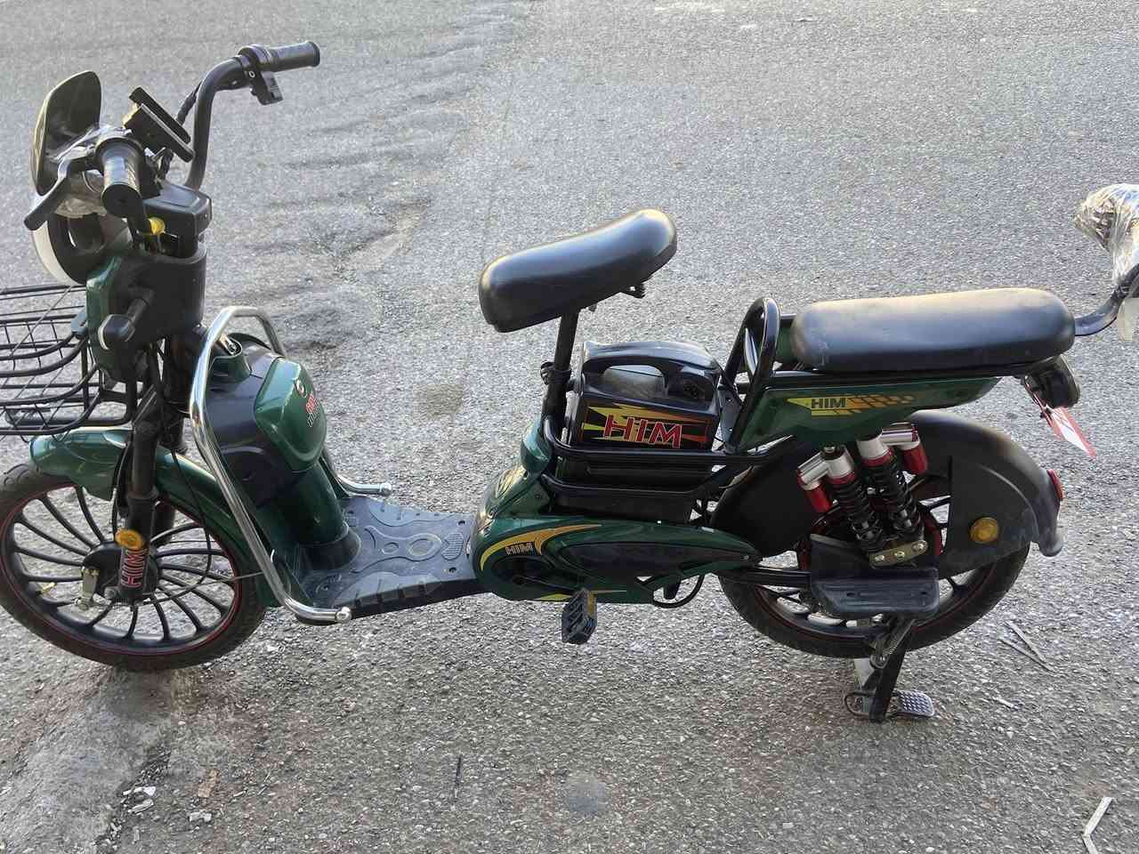 سلام عليكم بايسكل شحن للبيع كل عيب مابي موديل ٢٤ البيكسل تيرات جوبلس كهربيات كامل شغال بطاريات قبل شهر مبدلهن السعر ٢٦٠ وبي مجال كركوك و ي العسكري ***********
